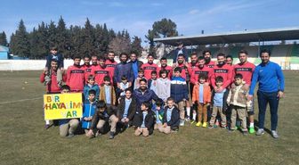 İkra Koleji Öğrencileri Sporculara Moral Verdi