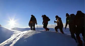 Türk Dağcılar Hocalı Şehitlerini Unutmadı