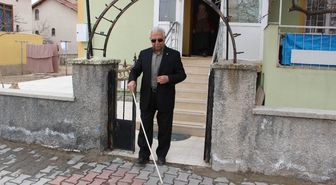 35 Yıldır Görmeyen Ömer Dede, Yaşama Yaptığı Yayınlarla Bağlandı