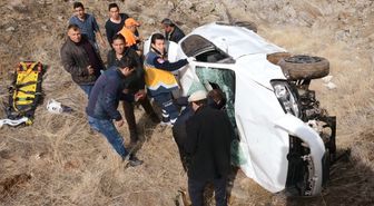 Otomobil 300 Metrelik Uçuruma Yuvarlandı: 1 Ağır Yaralı