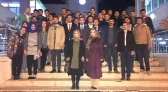 AK Parti'li Gençlerden Demirci Çıkarması