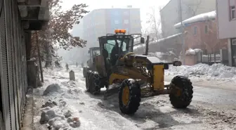 Belediye Sokaklarda Temizlik Çalışması Başlattı