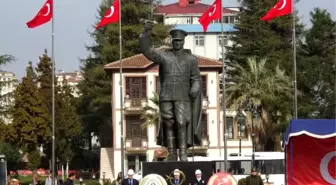 Rize'de Atatürk Anıtı'nın Konulduğu Yeni Alanda İlk Tören