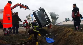 Adana'da Servis Minibüsü Takla Attı: 1 Ölü, 20 Yaralı