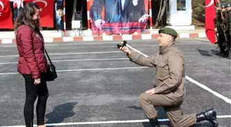 Asker Yemin Töreninde Süpriz Evlilik Teklifi