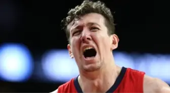 Milli Basketbolcu Ömer Aşık, Çok Kilo Verdiği İçin Oynayamıyor