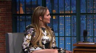 Jennifer Lopez, Giydiği Kıyafetle Ekran Başındakileri Şaşı Etti