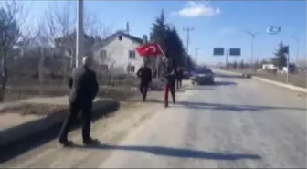 Rüyasında Gördüğü Ömer Halisdemir İçin Burdur'dan Yola Çıktı, Isparta'ya Ulaştı