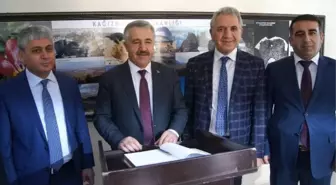 Ulaştırma, Denizcilik ve Haberleşme Bakanı Arslan Kars'ta