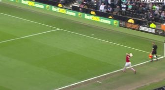Barnsley Forması Giyen Marc Roberts Attığı Müthiş Taçla Asist Yaptı