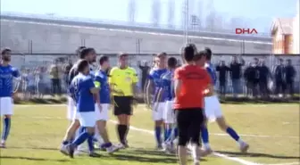 Hakemler Jandarma Aracıyla Stattan Çıkarıldı