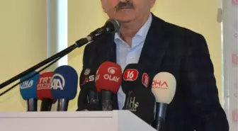 Müezzinoğlu, CHP'li Vekile Bakarak CHP'yi Eleştirdi