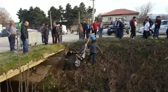 Motosikleti ile Kanala Uçan Sürücü Öldü