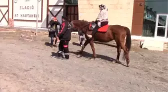 Türkiye'nin Lisanslı İlk Kadın Seyisleri Yetişiyor