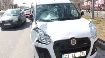 Elazığ'da Trafik Kazası: 3 Yaralı