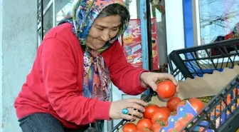 Mikro Kredi' Sayesinde 7 Torununu Okutuyor