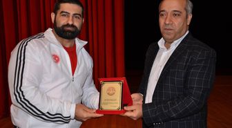 Protez Bacaklı Dünya Şampiyonu, Azmini Öğrencilere Anlattı