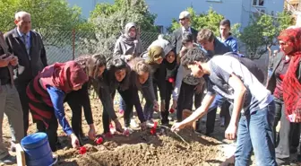 Antalya'da 2 Okul Yaptıran Hayırsevere, Öğretmen ve Öğrencilerden Vefa