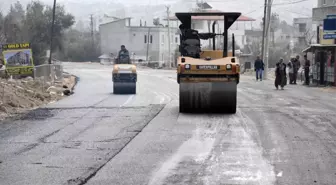 Büyükşehir Belediyesi'nin İlçelerdeki Asfalt Çalışmaları Devam Ediyor