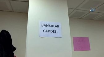 Burhaniye'de Üniversiteli Gençler Bankacılığı Oyunla Öğrendi