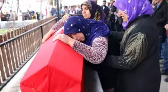 Şanlıurfa Ipsala'da Intihar Eden Asker, Siverek'te Toprağa Verildi