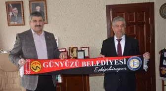 Eskişehir İl Müftüsü Bekir Gerek, Başkan Arayıt'ı Makamında Ziyaret Etti.