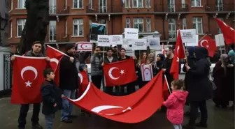 Hollanda'nın Skandal Tavrı Londra'da Protesto Edildi