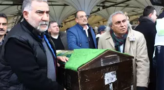 Hüseyin Avni Aker'in Kızı Türkan Aker Köseoğlu Son Yolculuğuna Uğurlandı