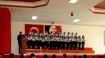 Sarıgöllü Öğrenciler Mehmet Akif'i Andı