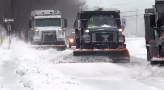 Kar Fırtınası ABD'de New York ve Çevresinde Hayatı Felç Etti