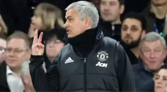 Mourinho'dan Chelsea Taraftarına Hareket!