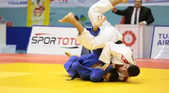Anadolu Yıldız Judo Finalleri Ünye'de Yapılacak