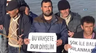 Balıkçılar Göl Üzerinde Şokla Avlanmayı Protesto Etti