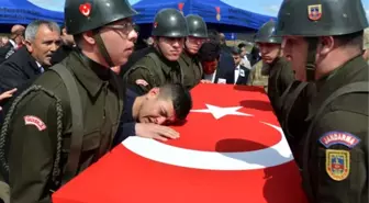 Düğün Hazırlığı Yapan Uzman Çavuş Son Yolculuğuna Uğurlandı