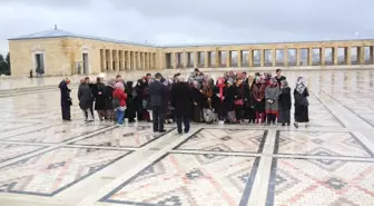 Hasanlı Köyü Kadınları Ata'nın Huzurunda