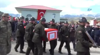 Şehidin Kardeşi: ' Kardeşim Ölmedi, Ben Varım Daha Abisi Burada. Kardeşim Damatlık Giyecekti'