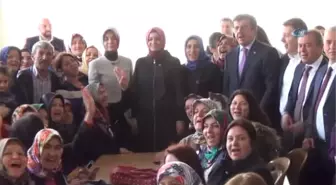 Bakan Kaya'dan Şehit Ailelerine Ziyaret