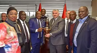 Gine Ulaştırma Bakanı Guilavogui THY'yi Ziyaret Etti