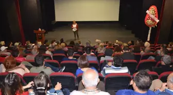 Kuşadası Belediyesi'nden 'Kahkaha Volkanı' Etkinliği