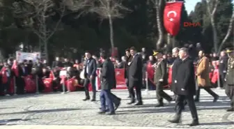 Şehitlikte 18 Mart Anması