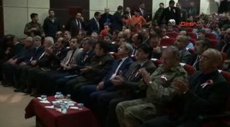 Bitlis'teki 'Çanakkale Geçilmez' Oyunu Duygulu Anlar Yaşattı