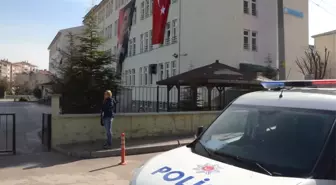 Bunu Yapan Bir Kadın Hizmetli