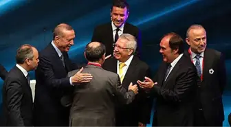 Cumhurbaşkanı Erdoğan Futbol Zirvesinde Penaltı Kullandı