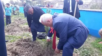 Adalı İlkokulu'na 15 Temmuz Şehitler Anıtı