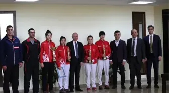 Başkan Çolakbayrakdar, Türkiye Şampiyonlarını Ağırladı