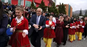 Tokat'ta Protokol Üyeleri Nevruz Ateşinden Atladı