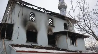 Yunanistan'ta Tarihi Cami Restorasyonu Sırasında Çatıda Yangın Çıktı