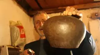 Çan Akortçusu Sürüler İçin Mesai Yapıyor