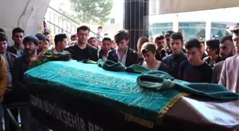 Liseli Gencin Ölümünde Ailesinden 'İhmal' İddiası