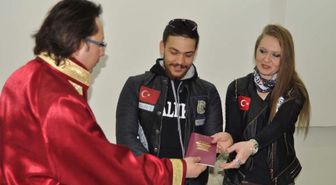 Motosiklet Tutkusu Nikah Masasında